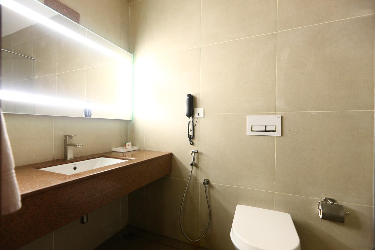 Fabhotel Prime Adore Residency Chennai Bagian luar foto